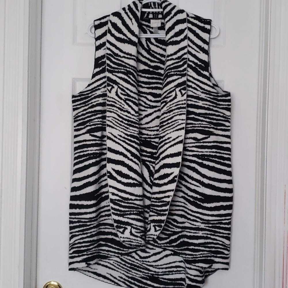 Cupio Sleeveless Cardigan